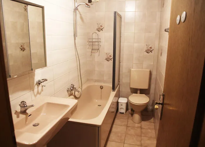 Zur Krone Szálloda Lorch am Rhein